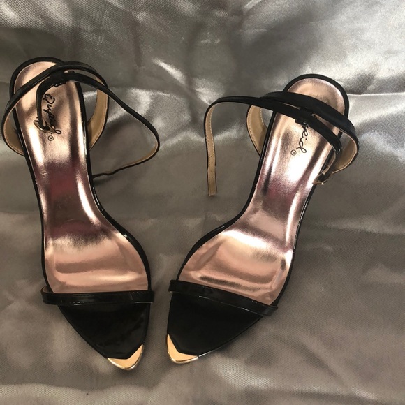 Shoes - Picture 1 of 2